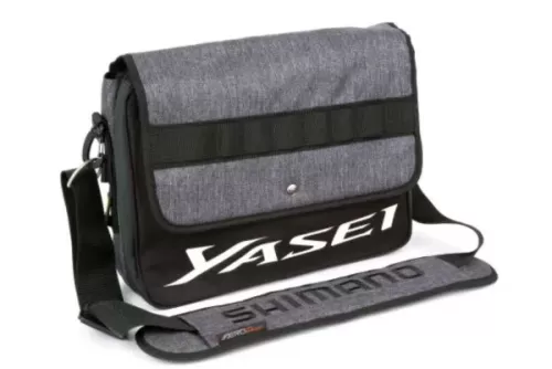 Shimano Yasei Street Bag ⚒️ Bandolera de pesca con caja grande para señuelos